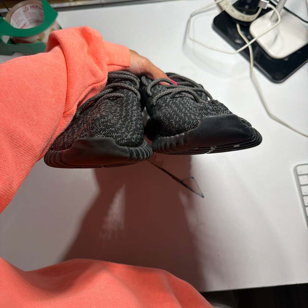Adidas Yeezy Boost 350 V2 Pirate Black Sneakers - Men's Size 13 - Picture 7 of 7